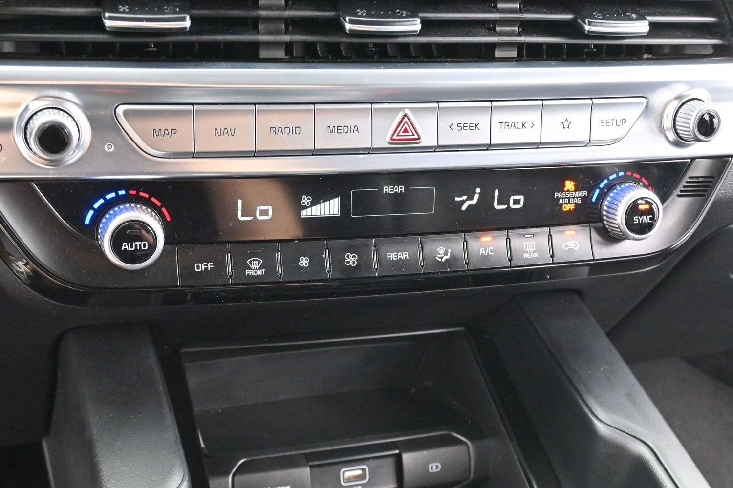 Used 2022 Glacial White Pearl Kia LX image 21