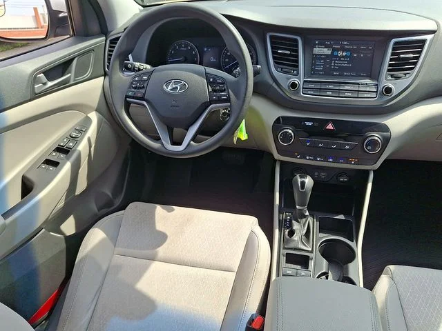 Used 2018 Silver Hyundai SEL image 14