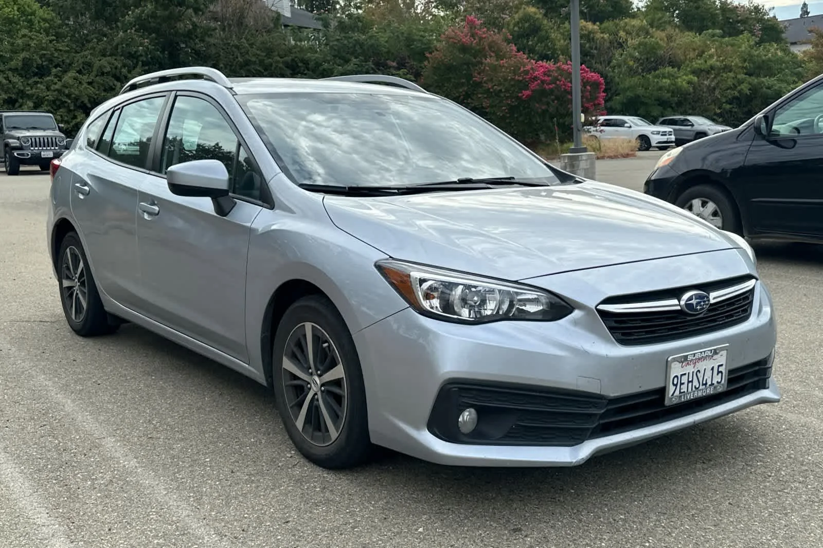 Used 2023 Ice Silver Metallic Subaru Premium image 3