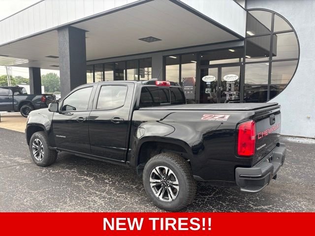 Used 2022 Black Chevrolet Z71 image 5