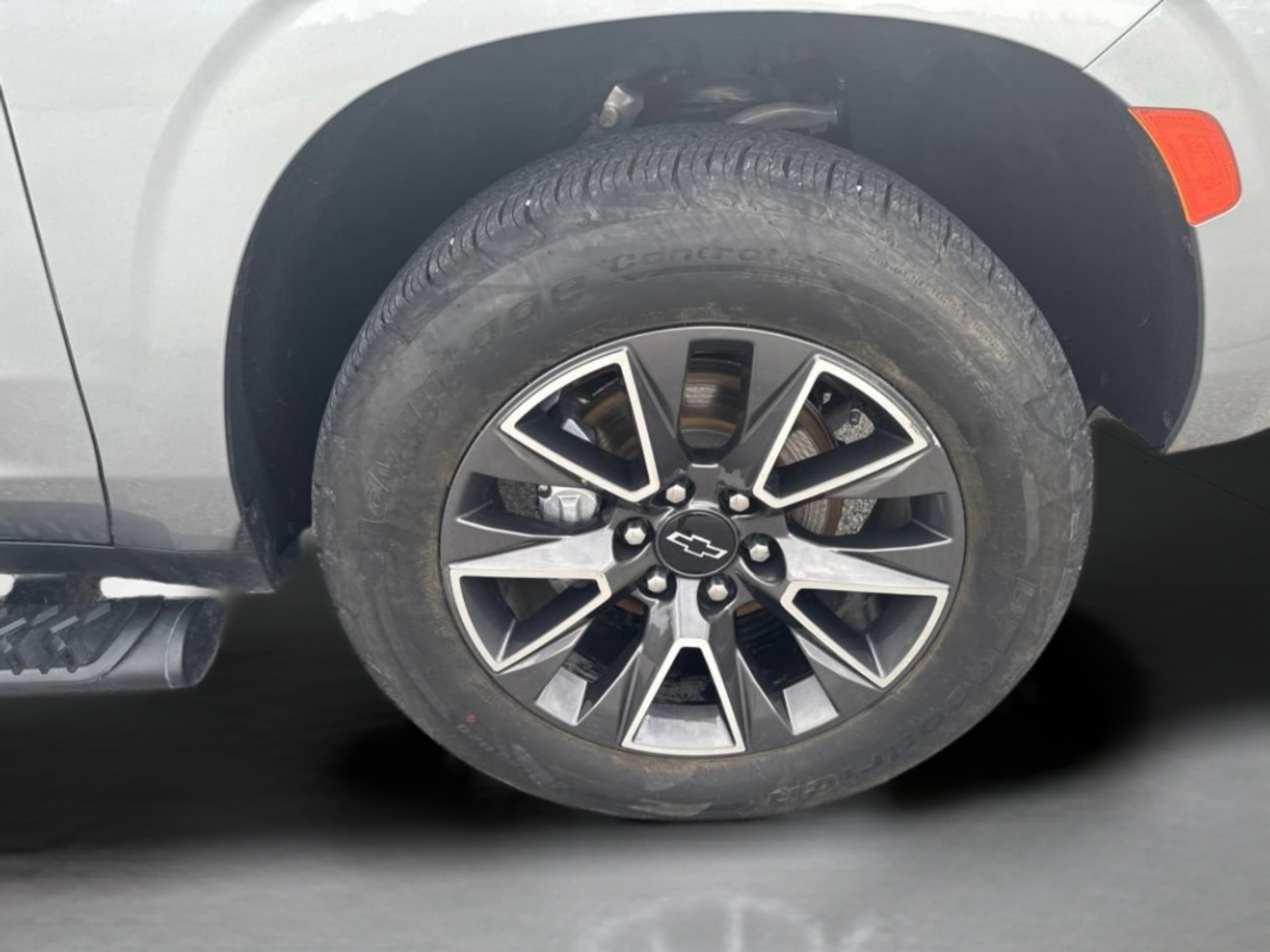 Used 2023 Sterling Gray Metallic Chevrolet Z71 image 37