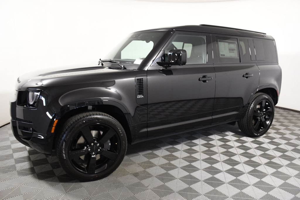New 2026 Santorini Blk Land Rover X-Dynamic SE image 2
