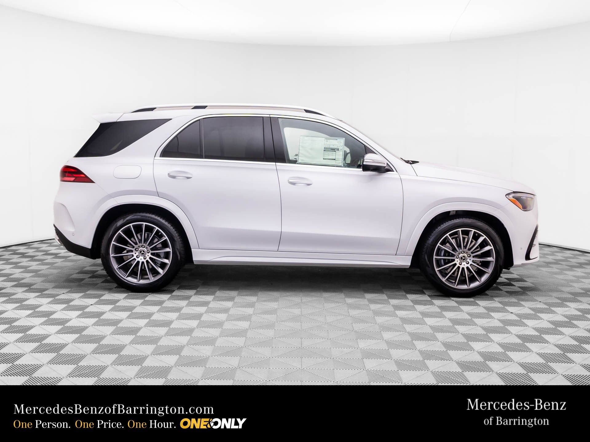New 2026 MANUFAKTUR Moonlight White Metallic Mercedes-Benz GLE 350 image 7