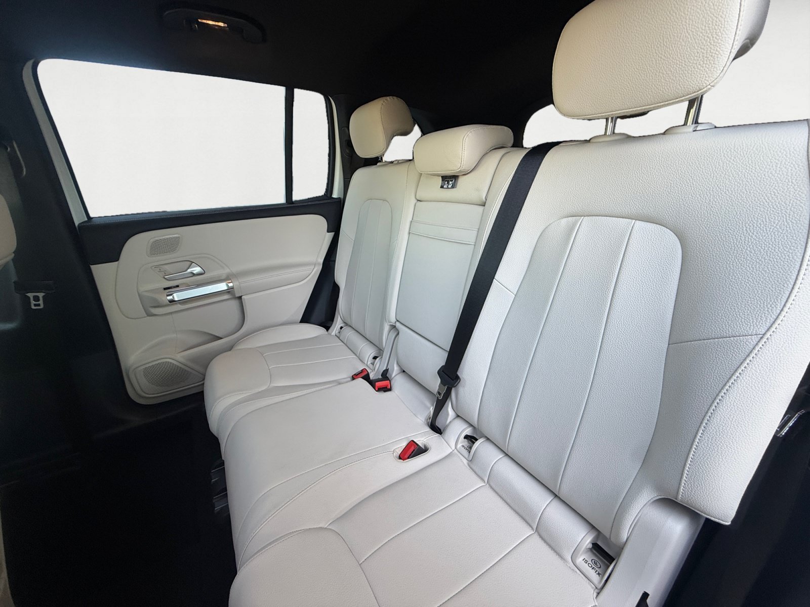 Used 2025 Polar White Mercedes-Benz GLB 250 image 13
