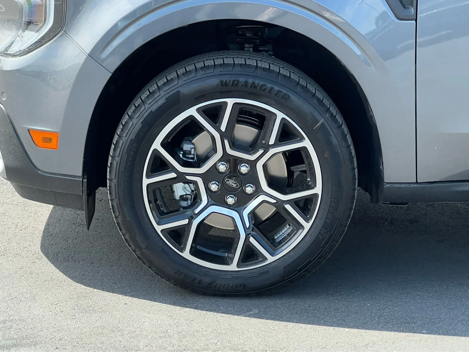 New 2026 Carbonized Gray Metallic Ford Lariat® image 13