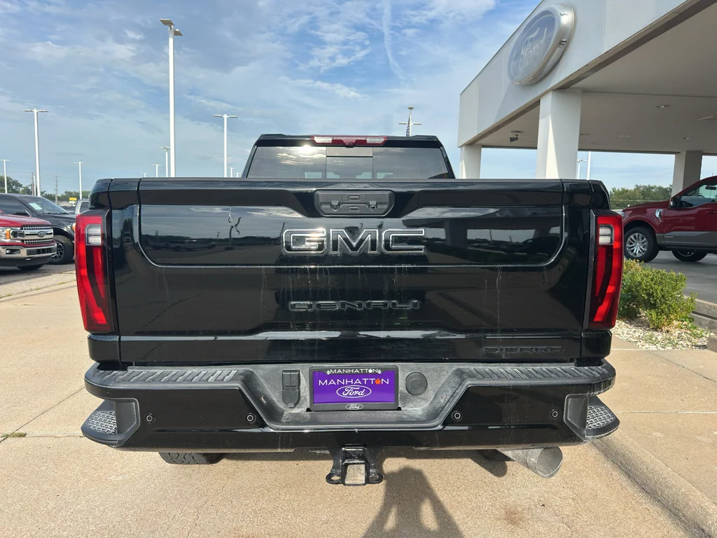 Used 2026 Onyx Black GMC Denali Ultimate image 15