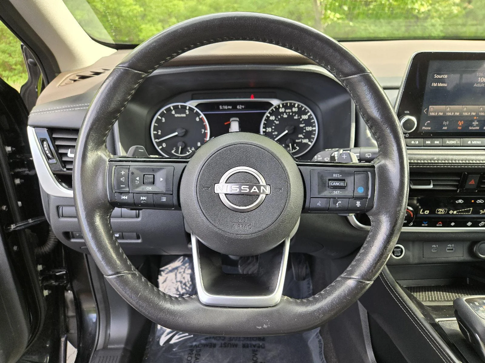 Used 2022 Super Black Nissan SL image 17