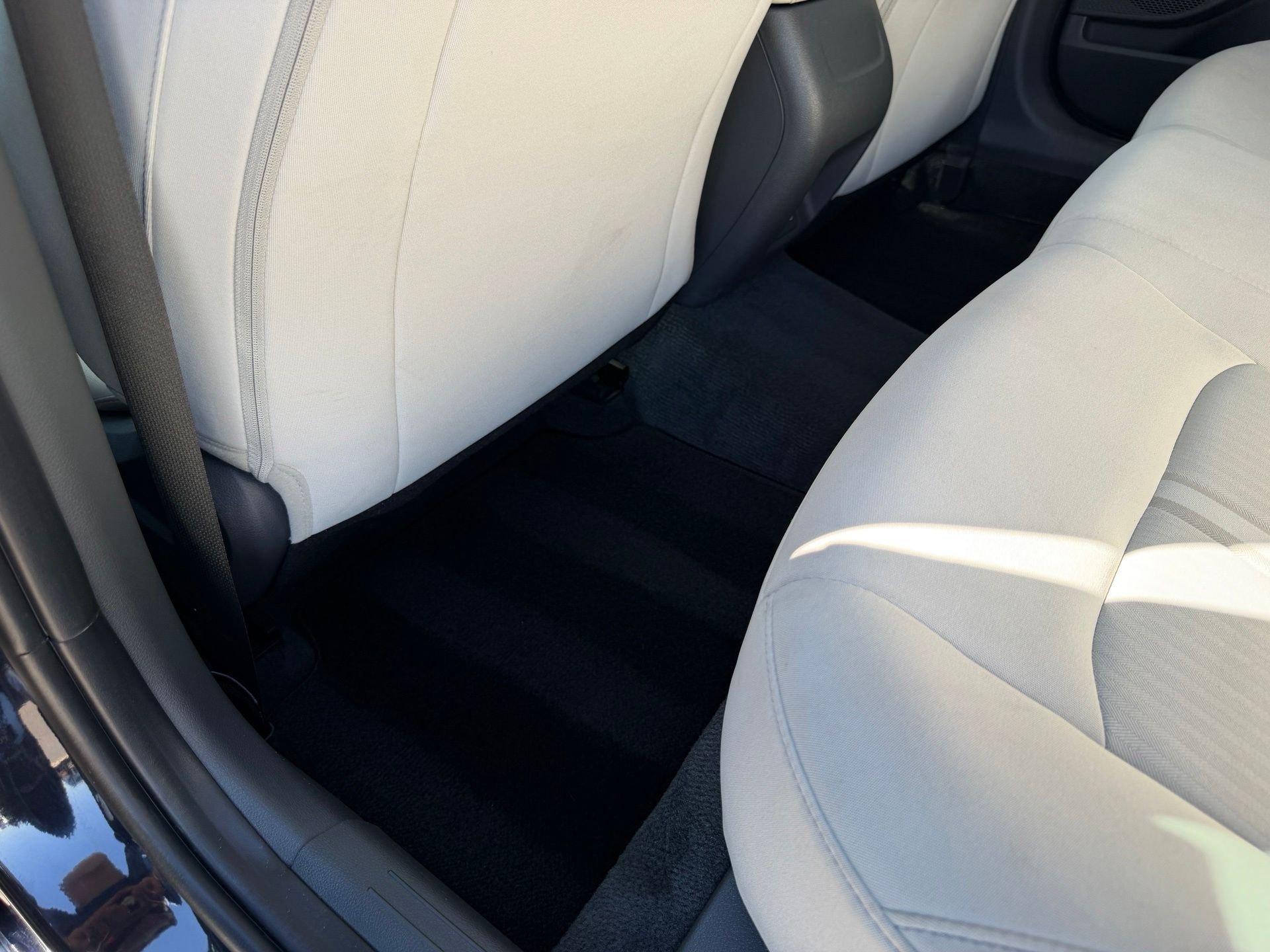 Certified Used 2025 Blue Hyundai SEL image 34