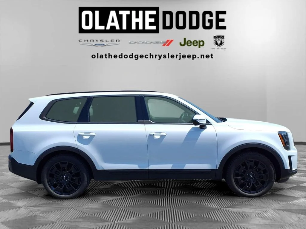 Used 2022 White Kia SX image 30