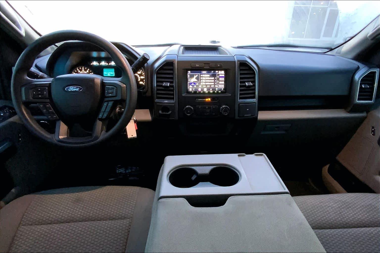 Used 2018 Oxford White Ford XLT image 15