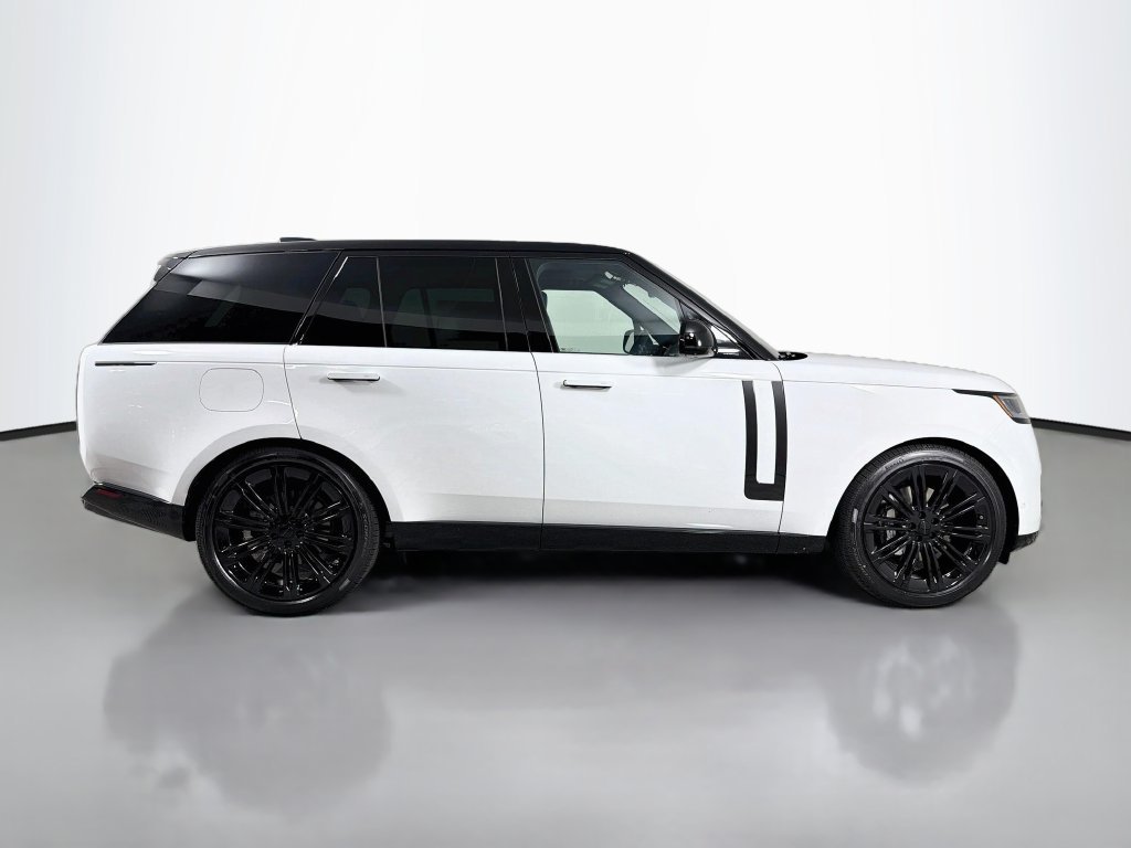 New 2026 White Land Rover SE image 4