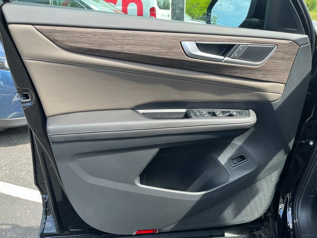 New 2026 Black Volkswagen 2.0T SEL image 9
