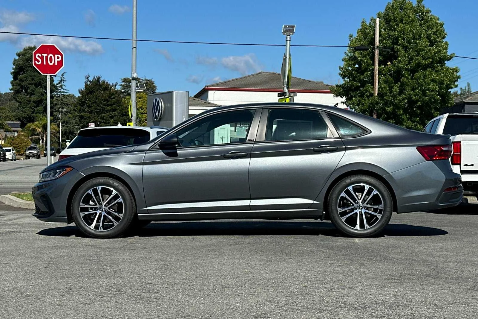 2026 Volkswagen Jetta Sport - Photo 7