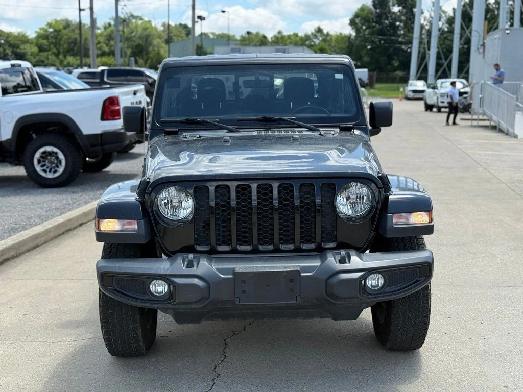 Used 2021 Black Jeep Sport image 3