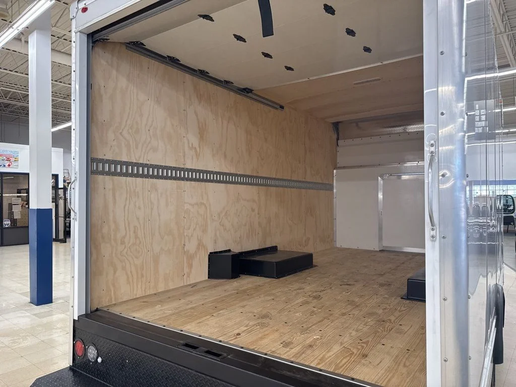 New 2025 Oxford White Ford E-350 SRW image 13