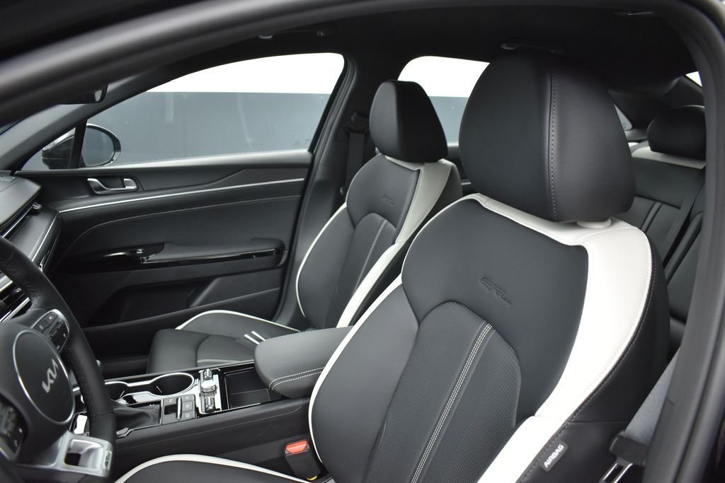 New 2026 Aurora Black Pearl Kia GT-Line FWD image 9