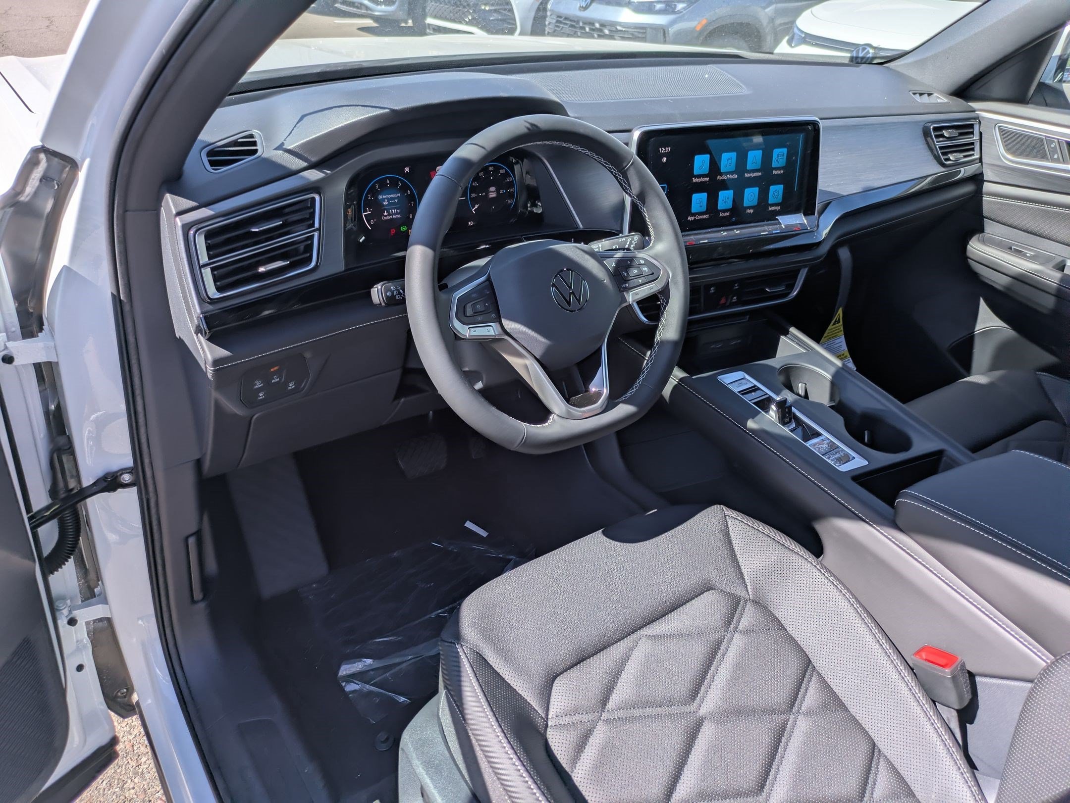 New 2026 White Volkswagen 2.0T SE image 11