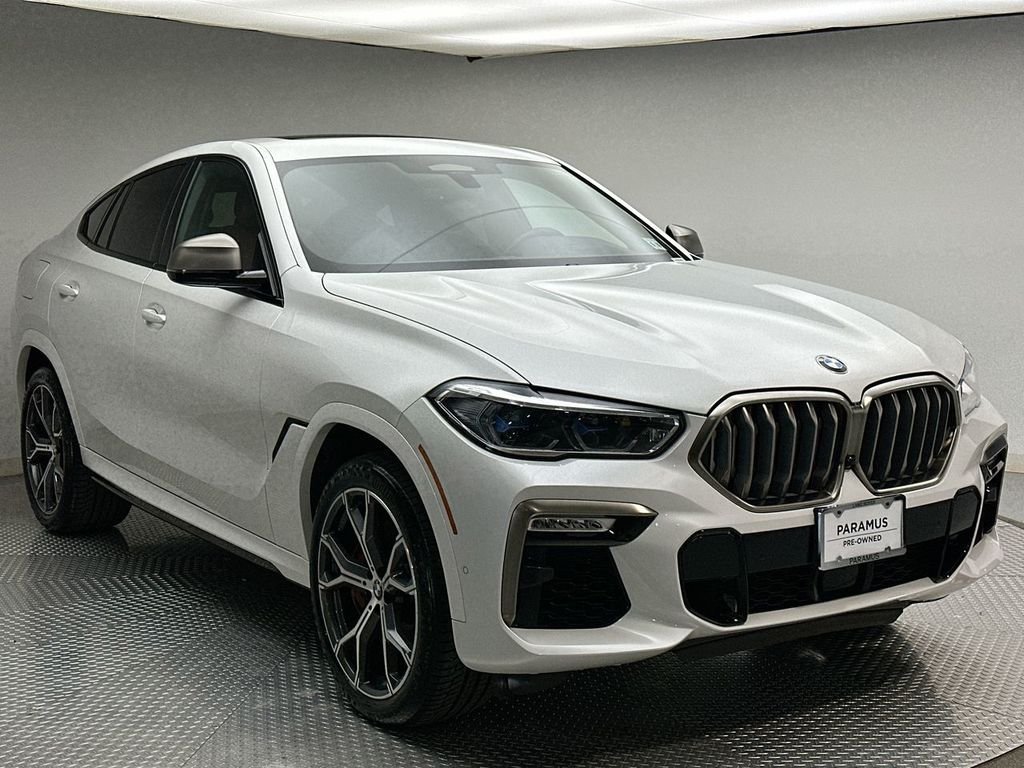 Used 2021 White Metallic BMW M50i image 15