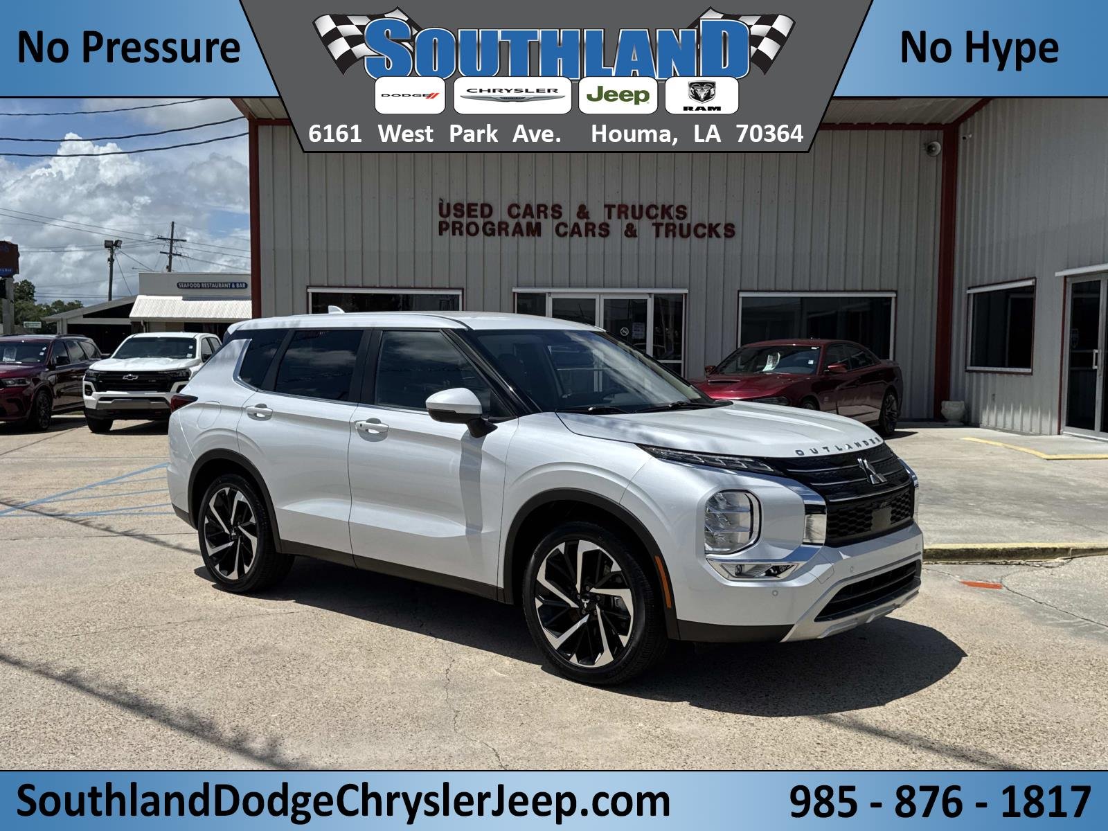 2023 Mitsubishi Outlander SE 2WD's photo