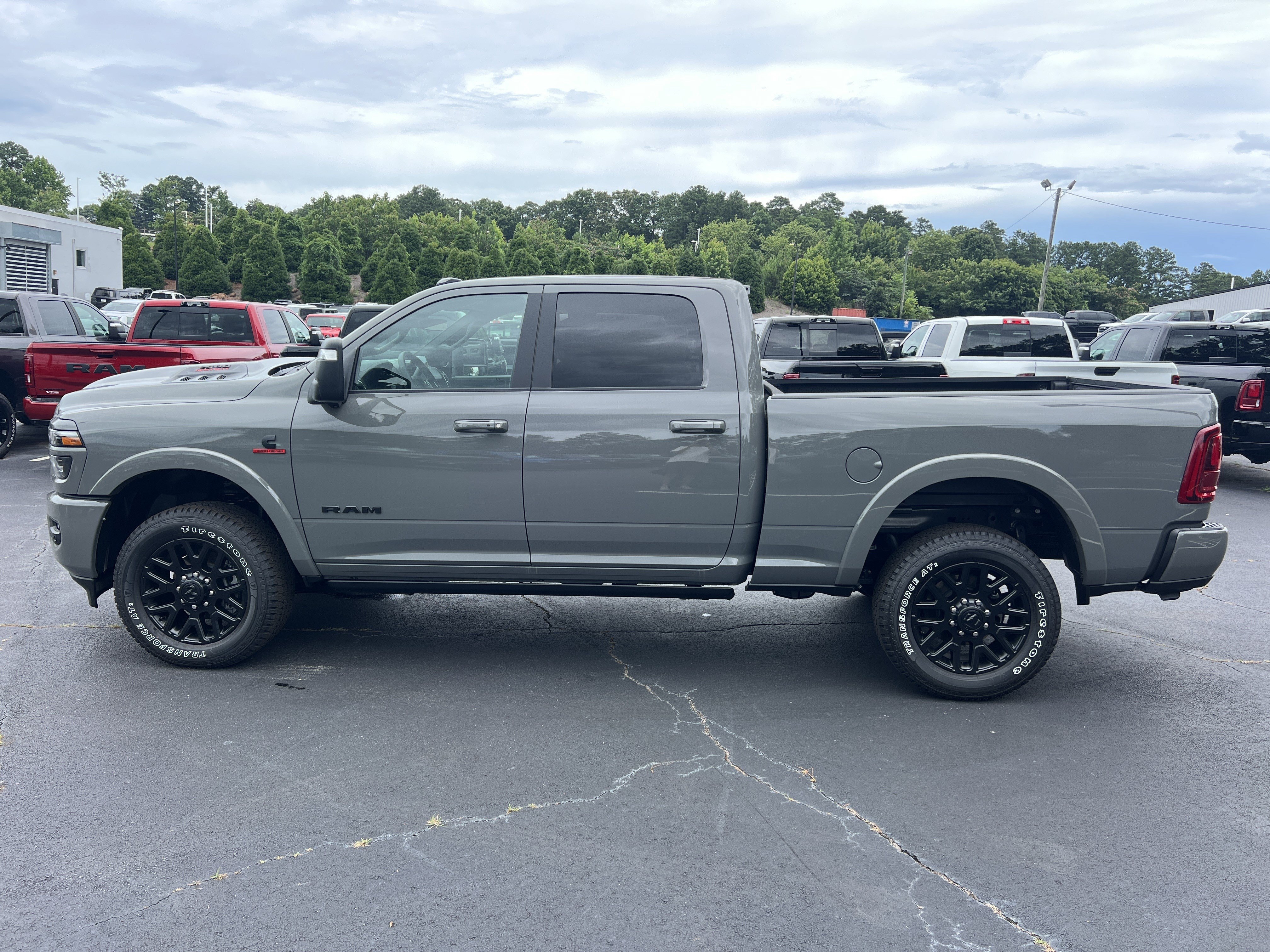 New 2026 Ceramic Gray Clearcoat Ram Limited image 4
