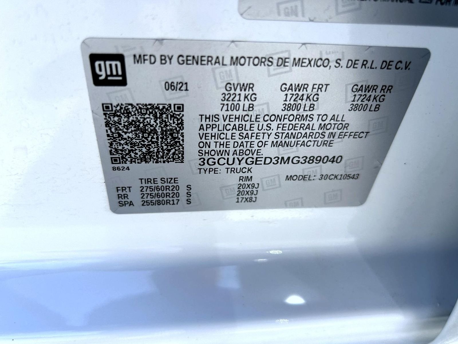 Used 2021 White Chevrolet LTZ image 25
