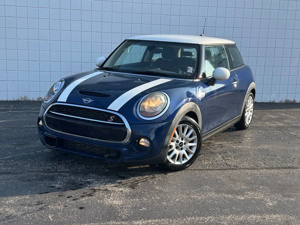 Used 2016 Deep Blue Metallic MINI  image 1