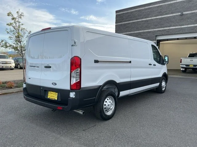 New 2026 Oxford White Ford Base image 4