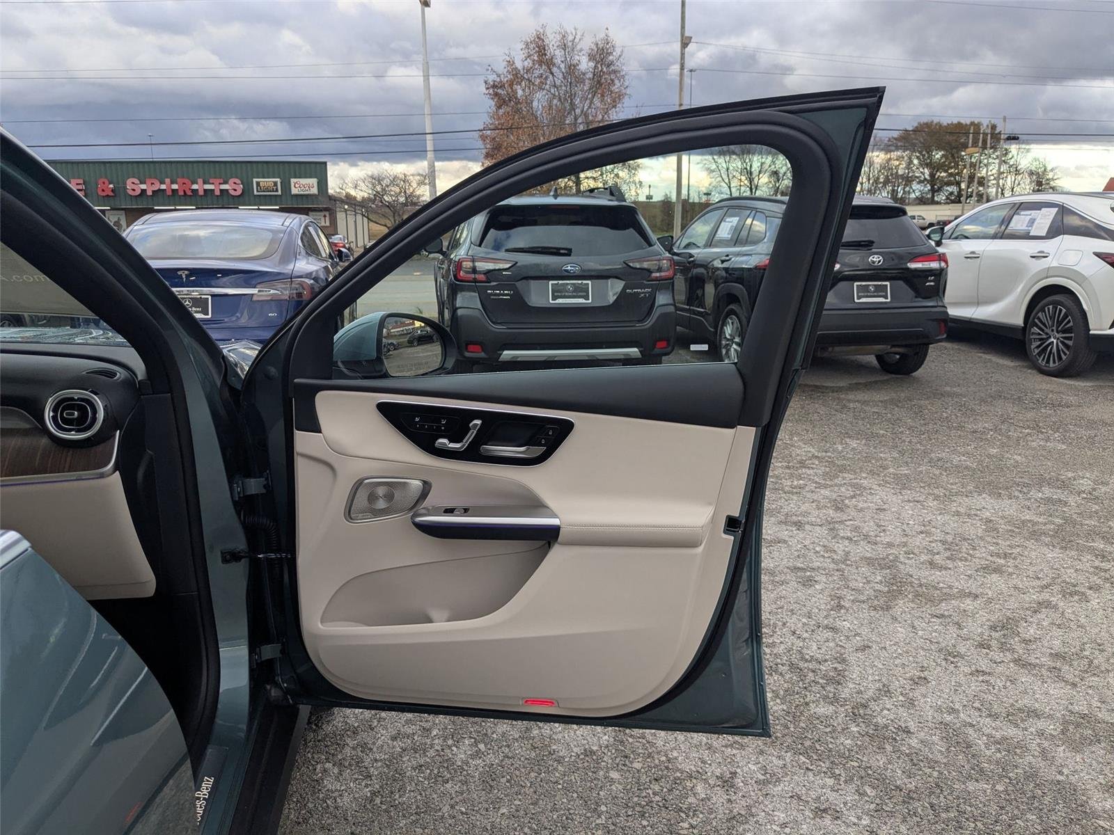 New 2026 Verde Silver Metallic Mercedes-Benz GLC 300 image 32