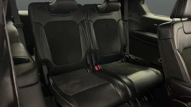 Used 2022 Gray Metallic Jeep Altitude image 24