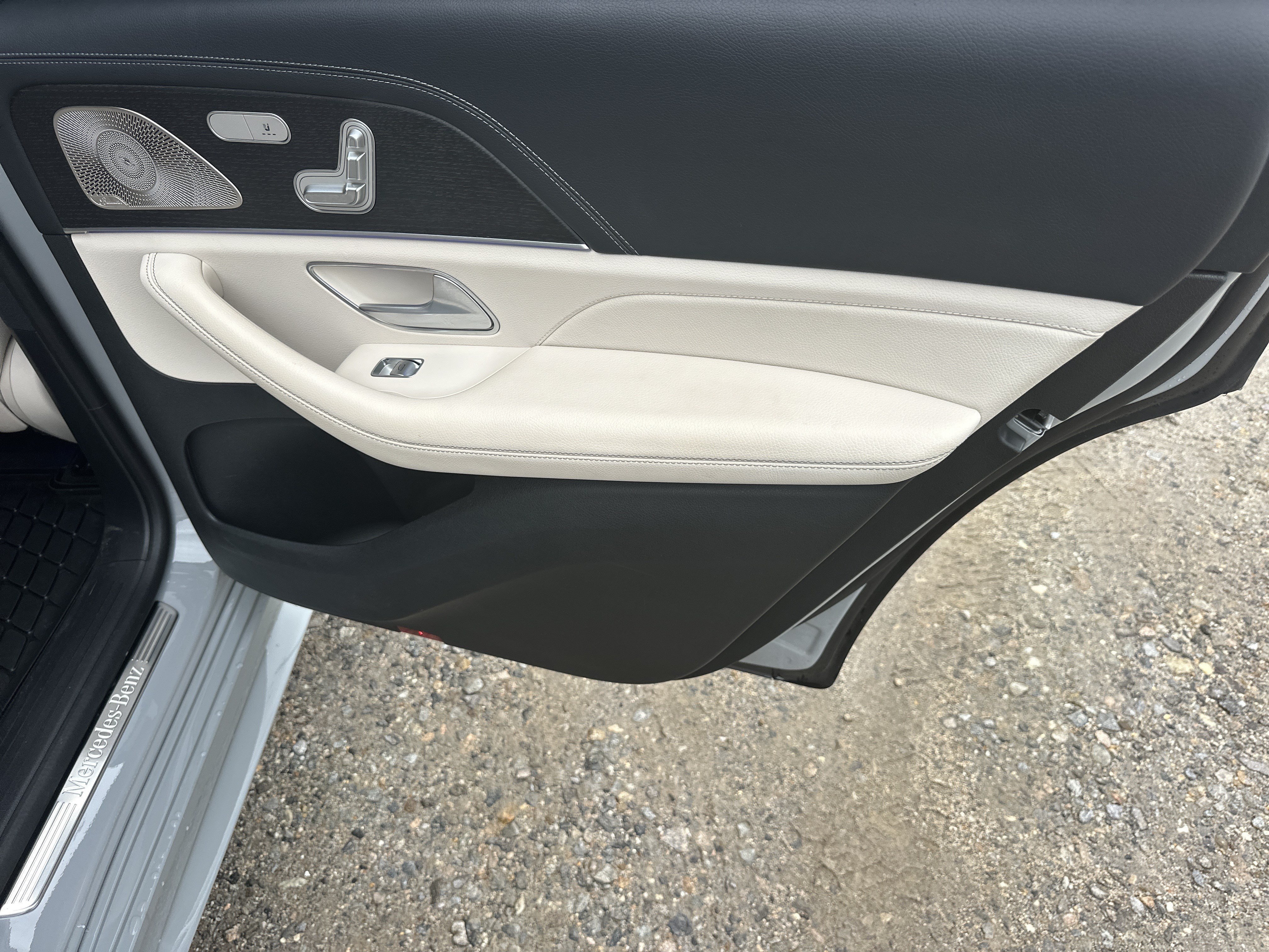Used 2025 Gray Mercedes-Benz GLS 450 image 17