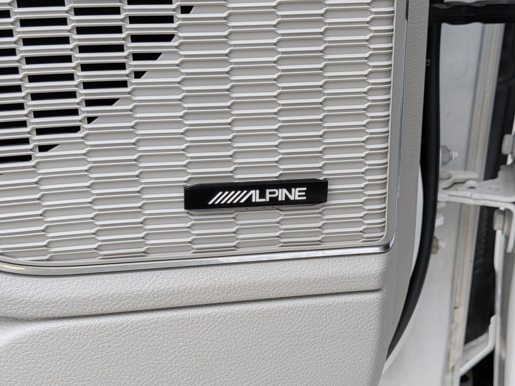 Used 2023 White Jeep Overland image 15