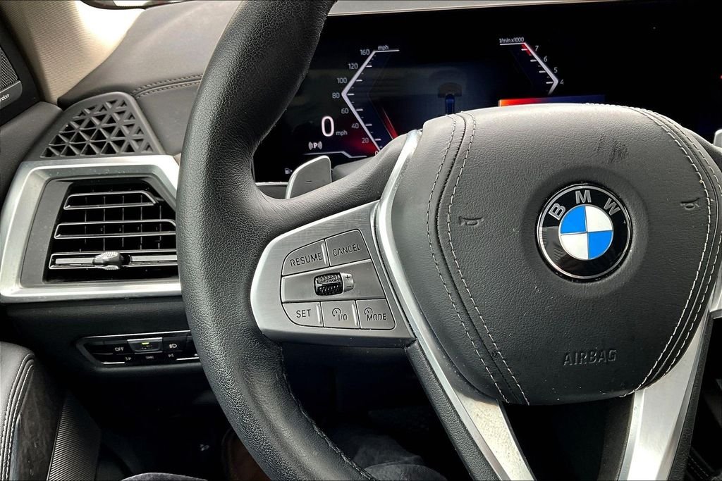 Used 2023 Black BMW xDrive40i image 10