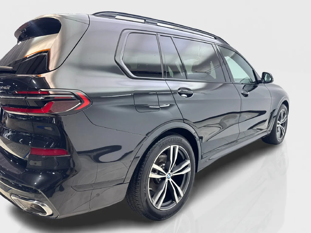 Used 2023 Black BMW xDrive40i image 15