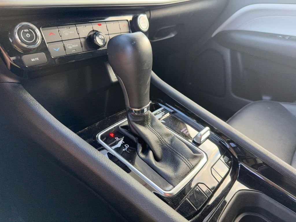 Used 2025 Blue Jeep Limited image 23