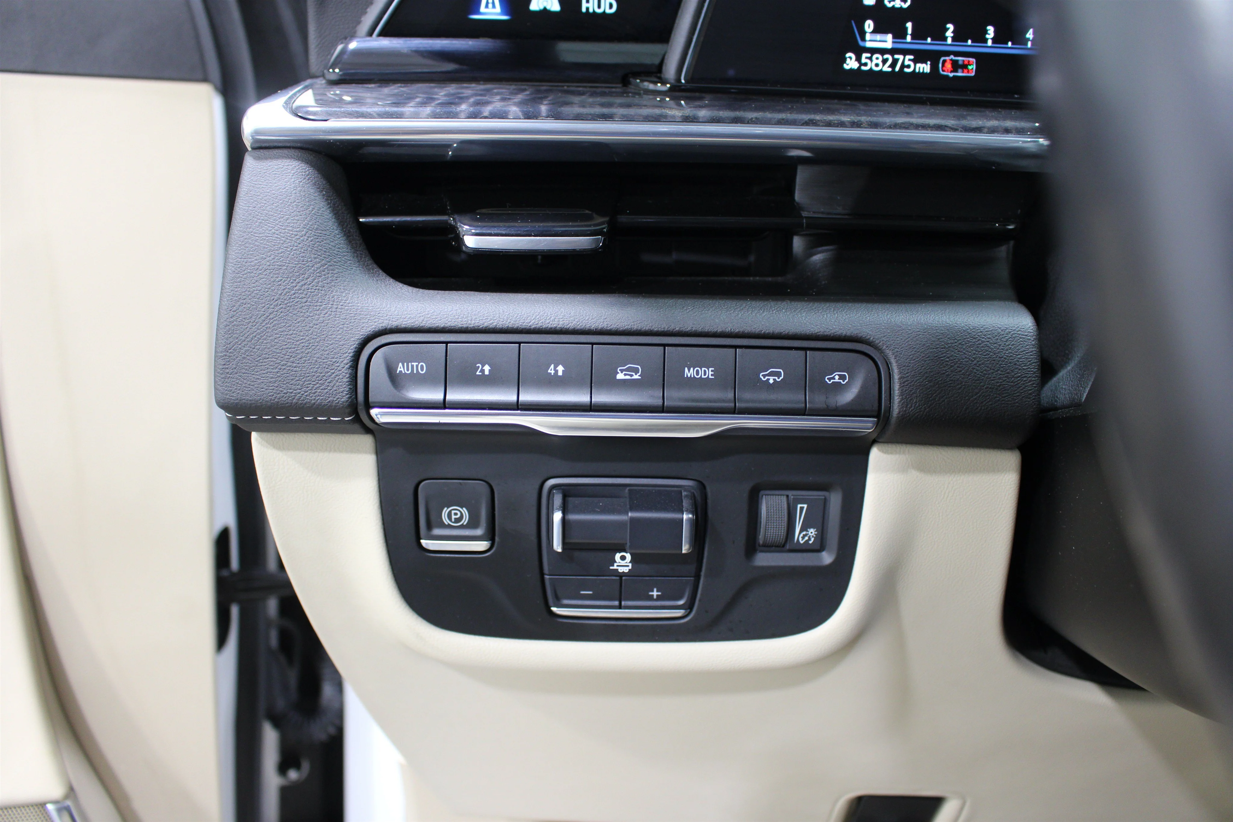2021 Cadillac Escalade Premium Luxury - Photo 9