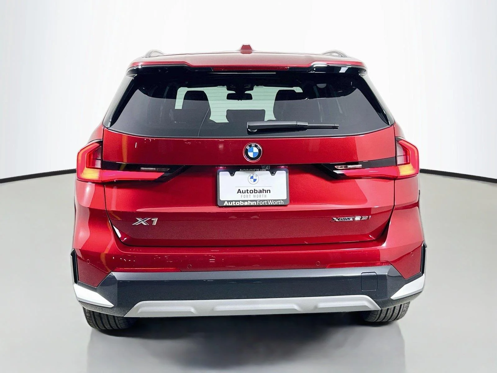 Used 2026 Vegas Red Metallic BMW xDrive28i image 6