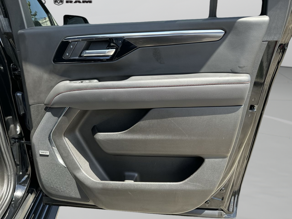 Used 2025 Black Chevrolet RST image 35