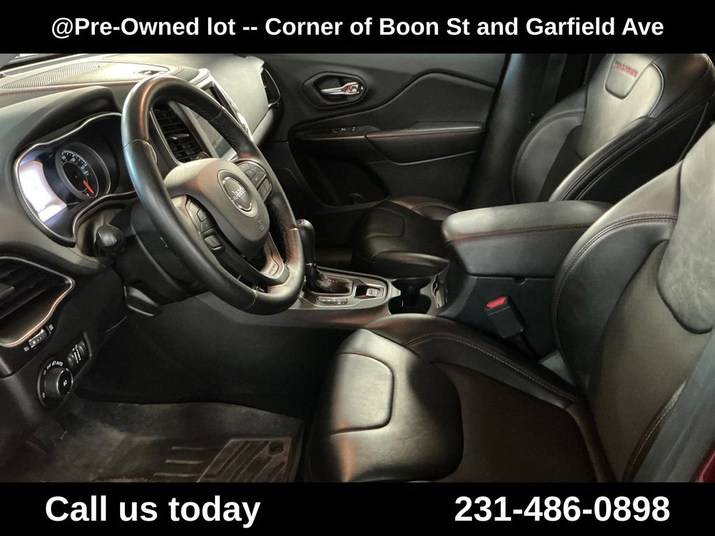 Used 2019 Red Jeep Trailhawk image 13