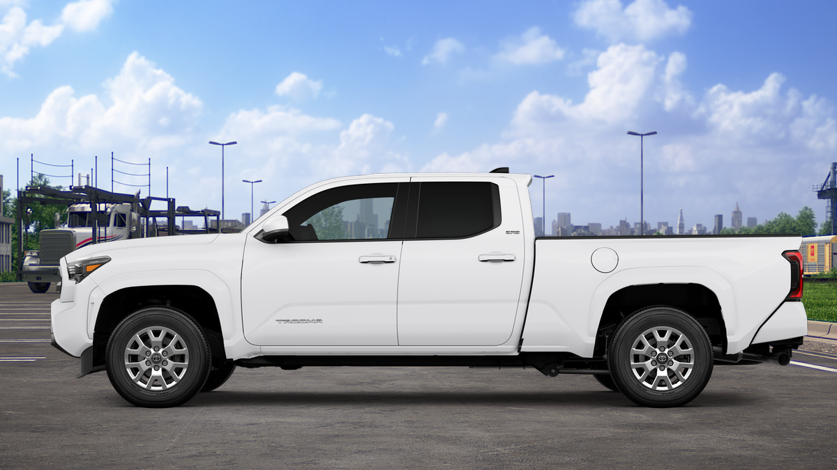 2026 Toyota Tacoma SR5 - Photo 24