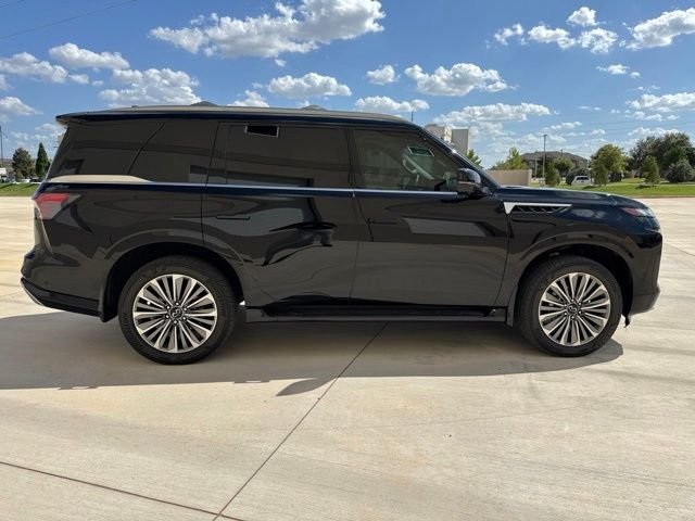 Used 2025 Black INFINITI LUXE image 4