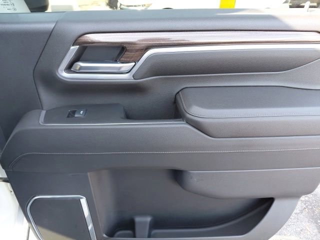 Used 2024 Summit White Chevrolet LT image 30