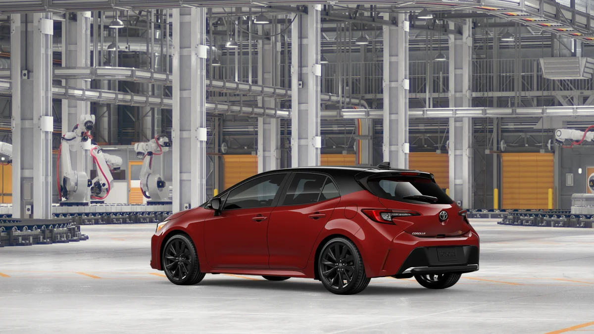 New 2026 Finish Line Red with Midnight Black Metallic roof Toyota XSE image 6