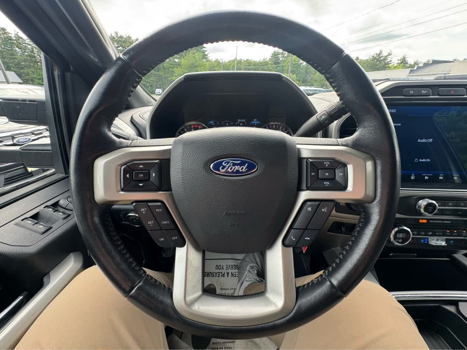 Used 2022 Star White Metallic Tri-Coat Ford LARIAT image 17