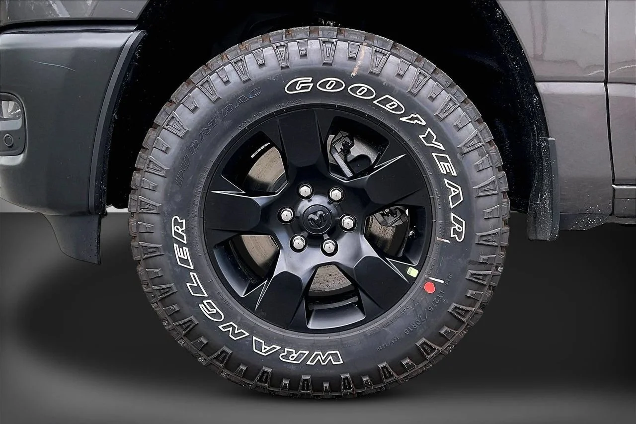New 2026 Granite Crystal Metallic Clear-Coat Exterior Paint RAM Warlock image 30