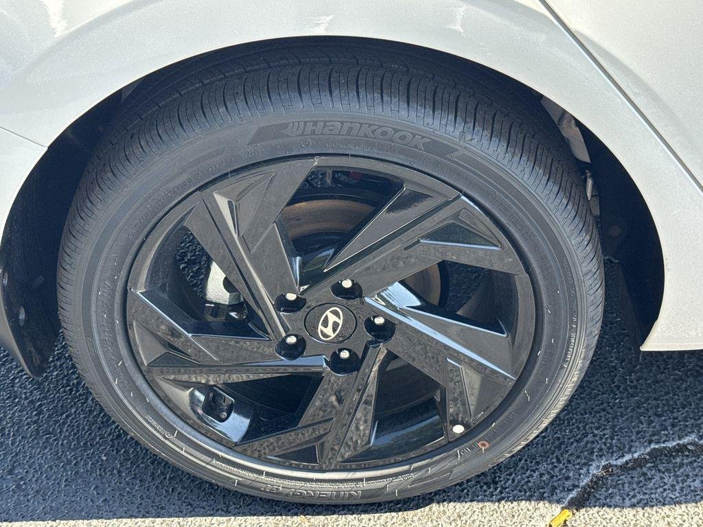 New 2026 White Hyundai SEL Sport Premium image 17