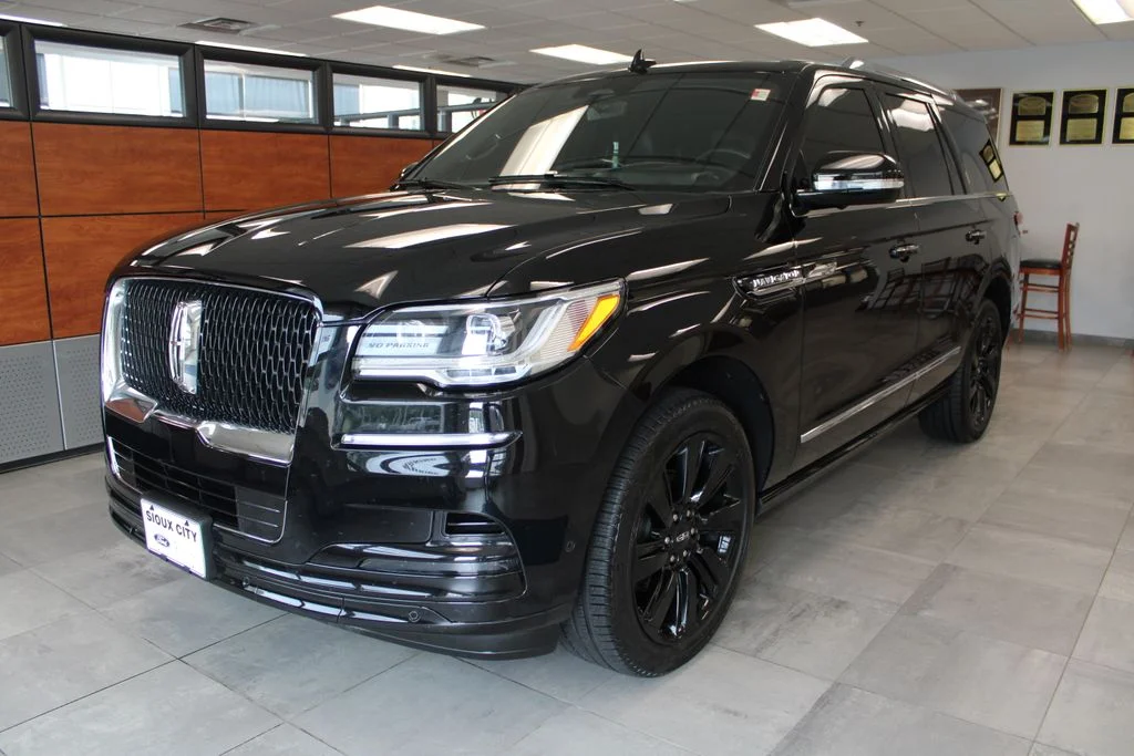 2023 Lincoln Navigator