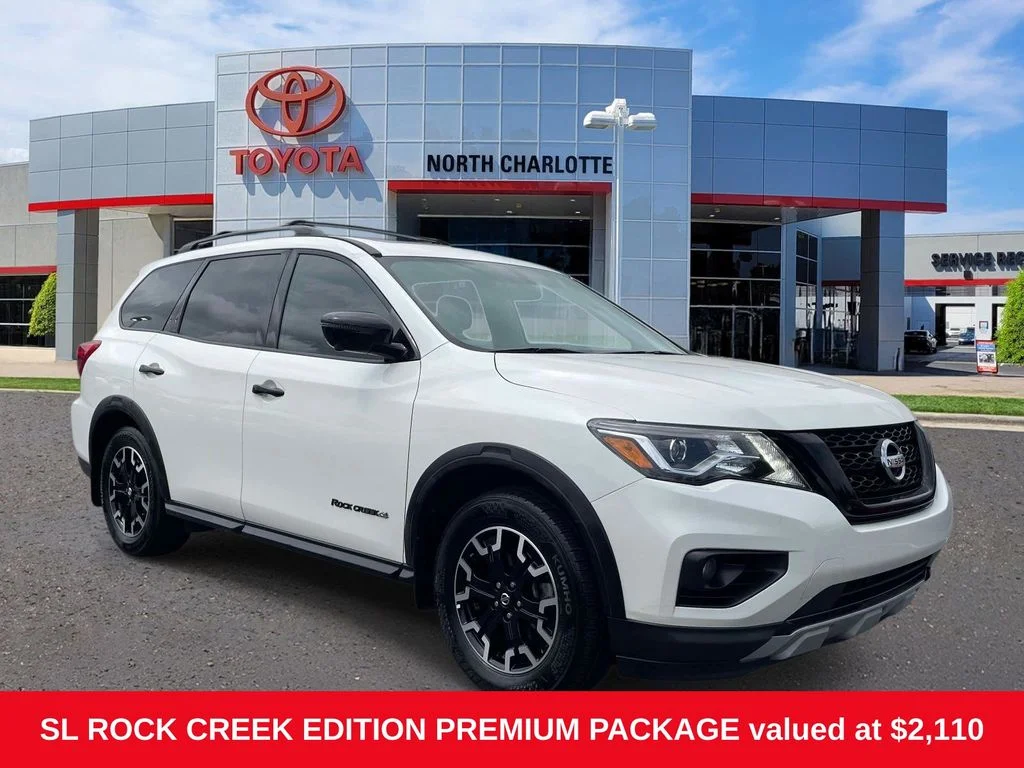 2020 Nissan Pathfinder SL 2WD's photo
