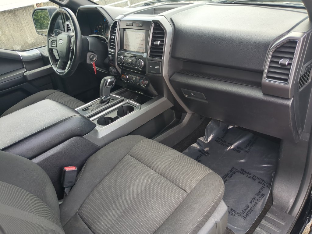 Used 2017 Black Ford XLT image 12