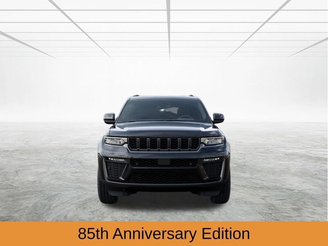 New 2026 Diamond Black Crystal Pearlcoat Jeep  image 7