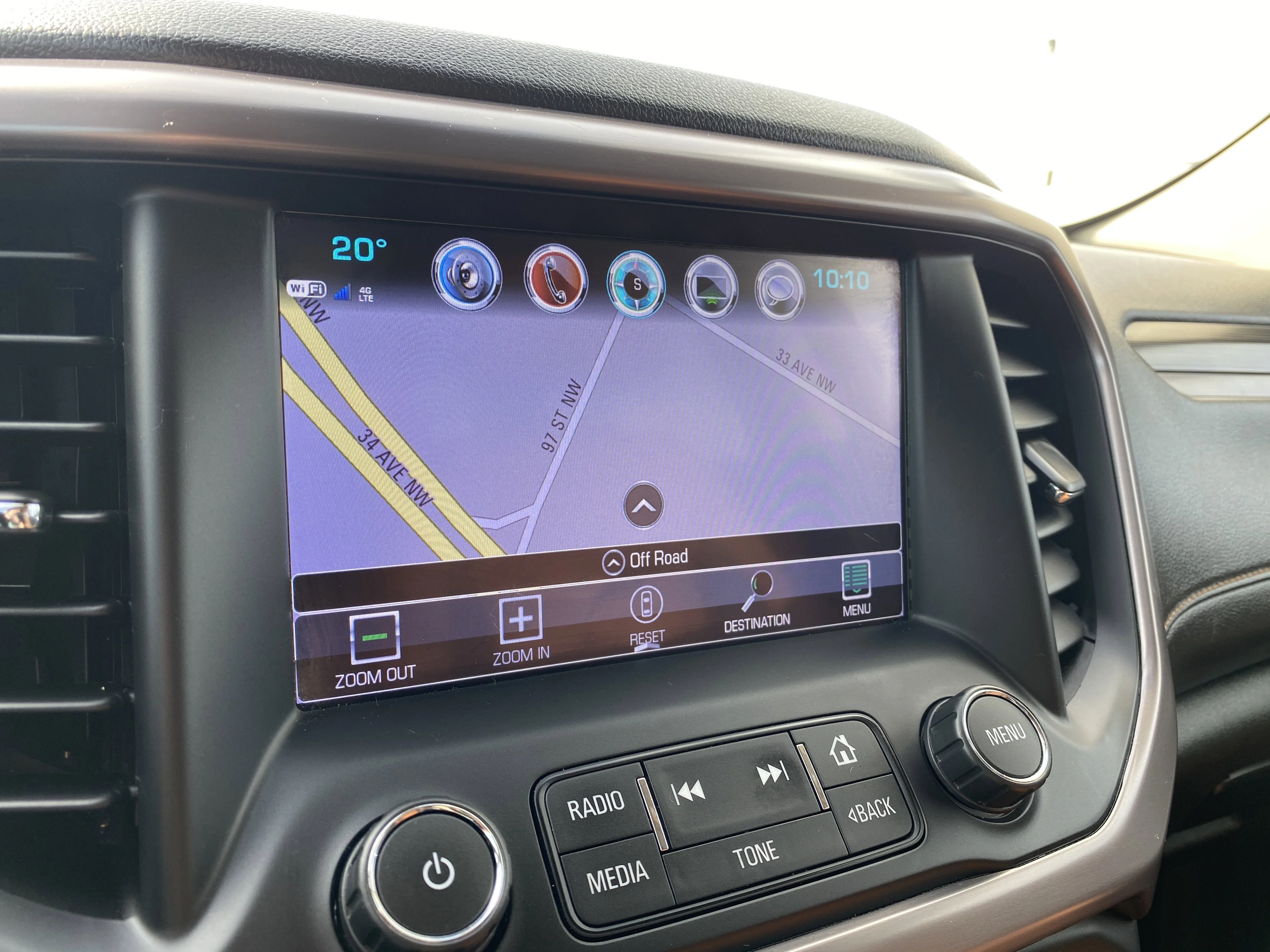 Used 2018 Gray GMC SLT-1 AWD * ALL TERRAIN * DUAL CLIMATE ZONES * image 16